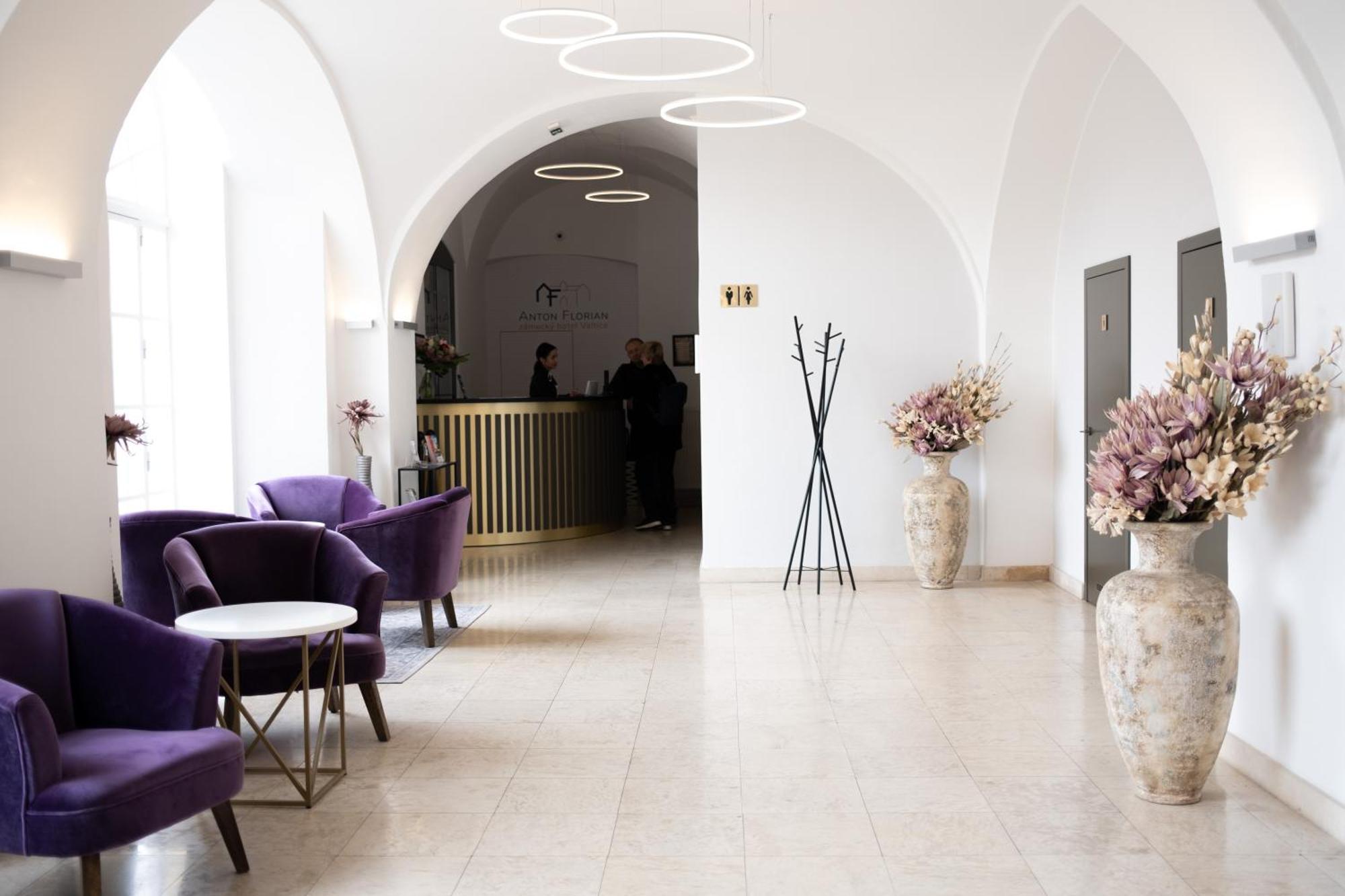 Zamecky Hotel Anton Florian Valtice Bagian luar foto
