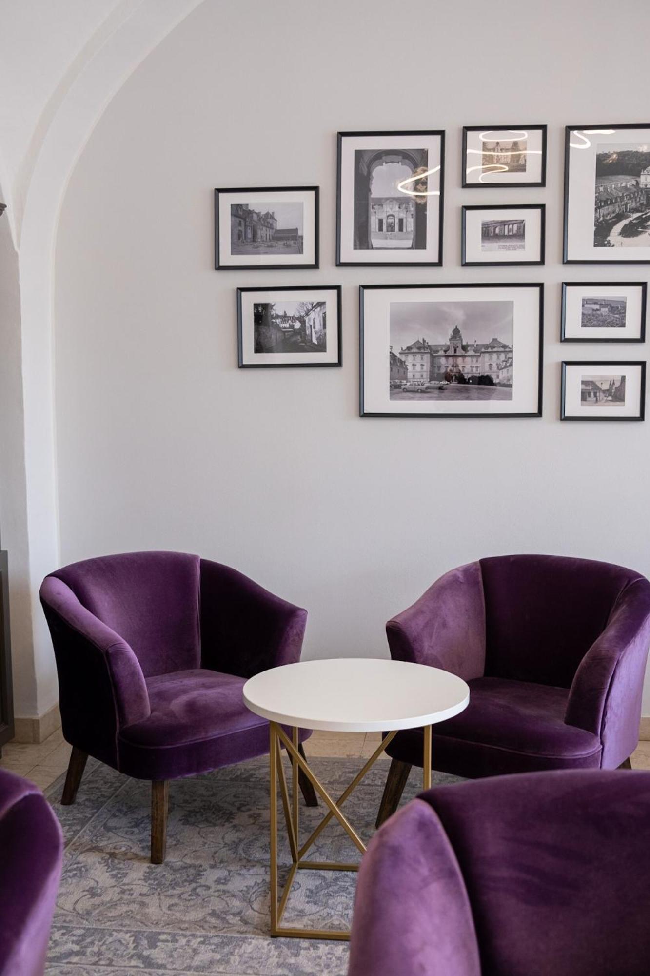 Zamecky Hotel Anton Florian Valtice Bagian luar foto