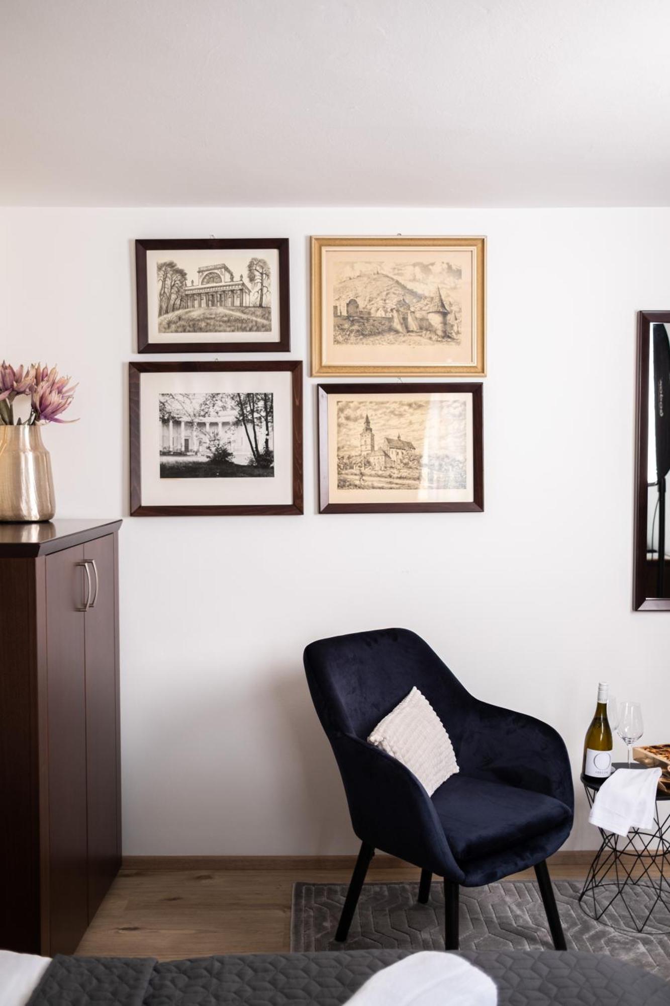 Zamecky Hotel Anton Florian Valtice Bagian luar foto